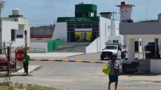 Madre exige información tras lesión de su hijo en penal de Kobén en Campeche
