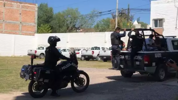 Venezolanos se amotinan en Aguascalientes; escaparon 41 migrantes