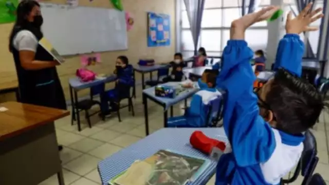 Si tienes dudas sobre si ir a clases mañana o no, esta nota es para ti