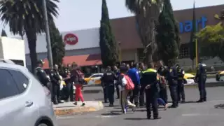 Detienen a tres menores con un arma de fuego dentro de una escuela de la CDMX