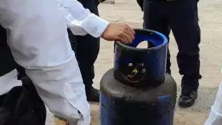 El hombre presentó quemaduras en el rostro y brazos