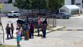 Custodios y familiares, señalados por ingreso de celulares a cárceles de Campeche