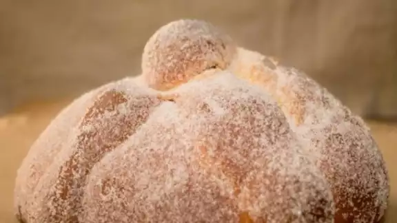 El pan de muerto proviene del Centro del país El pan de muerto proviene del Centro del país
