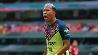 El delantero colombiano podría emigrar