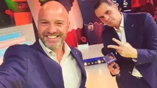 ¿Qué le pasó al doctor? Luis García se echa palomazo con canciones de Yuri y Rocío Durcal
