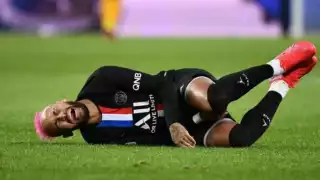 Neymar no podrá jugar por al menos 3 meses debido a una lesión