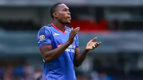 Diber Cambino ya no entró en planes con Cruz Azul y ahora es parte del Necaxa