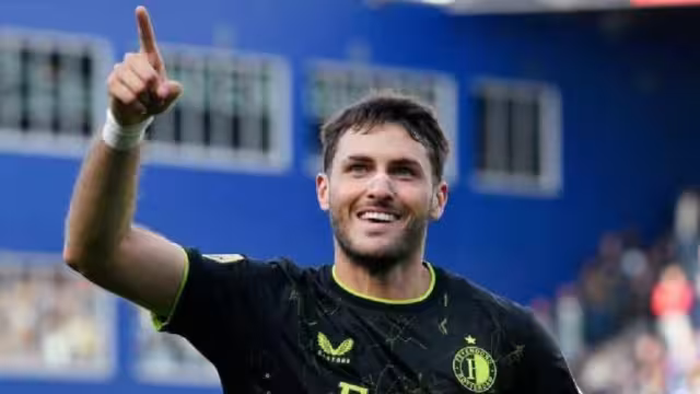 Santiago Giménez ha sido condecorado como el jugador del mes en Países Bajos