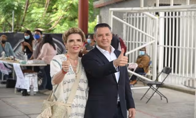 Alejandro Murat acudió a vitar y aseguró que la jornada electoral ha transcurrido con tranquilidad