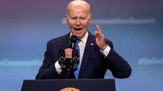 Biden reconoce que EU envía armas de fuego "peligrosas" a México