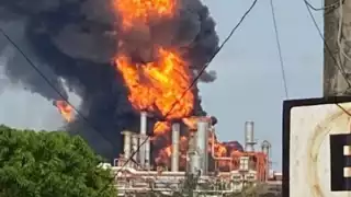 Así fue la explosión en refinería de Pemex en Minatitlán, Veracruz: VIDEOS