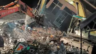 La isla se encuentra bajo alerta de tsunami, según dijo el Servicio Geológico de Estados Unidos