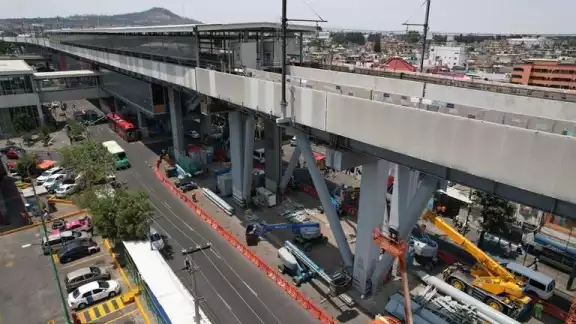Al preguntarle si habría la posibilidad de abrir otro tramo de la Línea para el paso de los trenes Al preguntarle si habría la posibilidad de abrir otro tramo de la Línea para el paso de los trenes