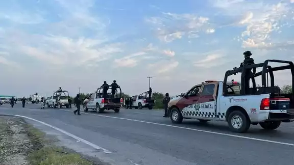 Agreden a elementos de la Guardia Estatal en Reynosa y bloquean salidas a San Fernando
Agreden a elementos de la Guardia Estatal en Reynosa y bloquean salidas a San Fernando
