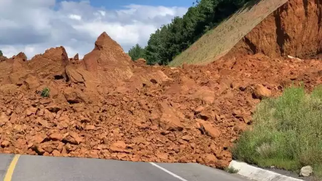 El lugar del percance se encuentra completamente cerrado