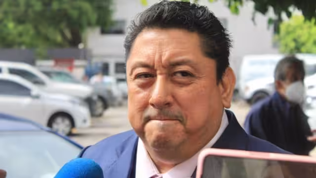 Dan suspensión al fiscal Uriel Carmona para evitar detención