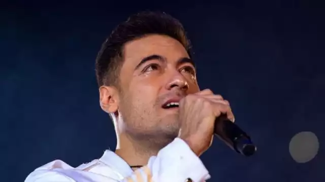 Carlos Rivera está atento a los daños en su estado