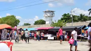 La riña en el tianguis de San Roque inició por una discusión