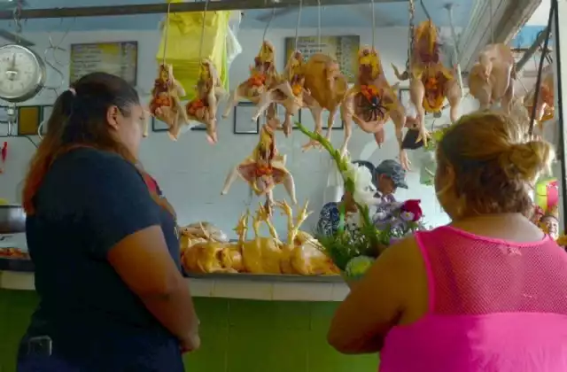 El huevo y el pollo reportaron disminuciones en sus precios, lo que ayudó a contener el incremento general