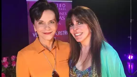 Verónica Castro contesta las críticas por fotografía con Paty Chapoy llena de filtros