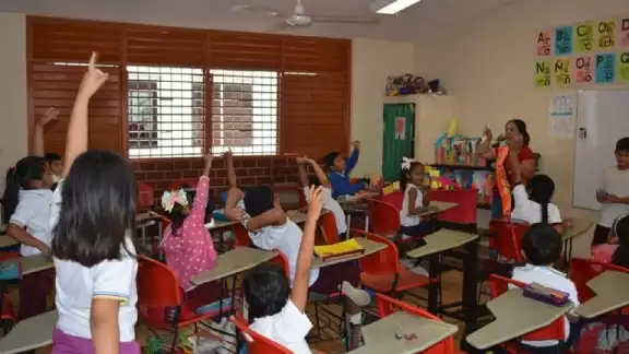 La Secretaría de Educación Pública extenderá los horarios de clases en escuelas de Mérida La Secretaría de Educación Pública extenderá los horarios de clases en escuelas de Mérida