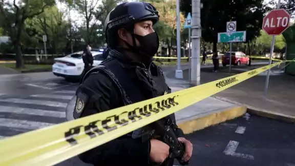 Además del homicidio de dos niños el menor lesionó a una más y a una mujer de 27 años Foto: Reuters