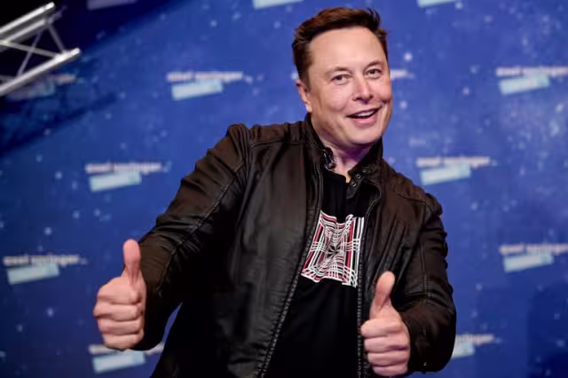 Elon Musk es uno de los hombres más ricos del mundo y dirige Tesla y otras empresas, como Space X