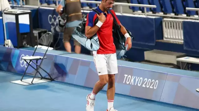 Le prohíben al tenista entrar a Australia