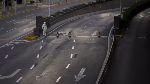 Las calles de Shangai, en China, lucen vacías en las imágenes que han circulado en todo el mundo, esto por los contagios de COVID-19