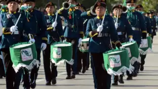 Escuelas como el Cecyte participan en el desfile del 16 de septiembre que se realiza en Cancún, donde recuerdan la Independencia de México