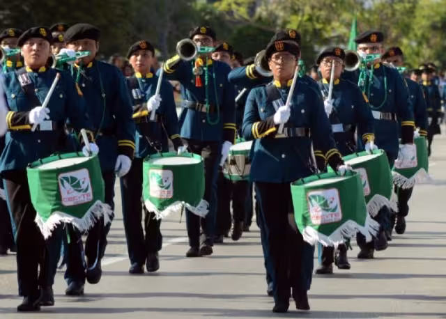 Escuelas como el Cecyte participan en el desfile del 16 de septiembre que se realiza en Cancún, donde recuerdan la Independencia de México
