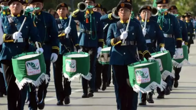 Escuelas como el Cecyte participan en el desfile del 16 de septiembre que se realiza en Cancún, donde recuerdan la Independencia de México