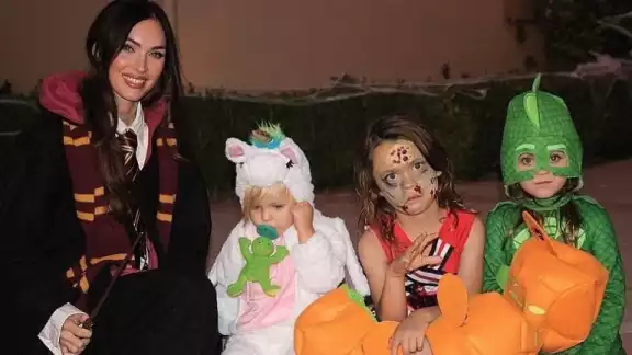 La actriz se encontraba en una entrevista en vivo, cuando sus hijos la interrumpieron