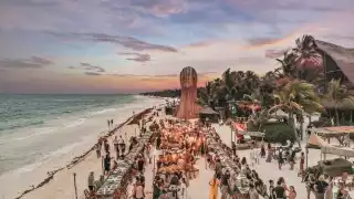 Uno de los atractivos más conocidos de Tulum, es que cuenta con la única playa en el mundo que tiene una zona arquelógica