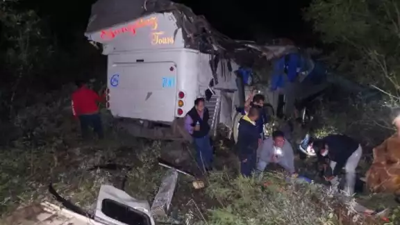 Según reportes preliminares hay tres muertos y más de 30 heridos tras el accidente ocurrido en Tuxtepec Según reportes preliminares hay tres muertos y más de 30 heridos tras el accidente ocurrido en Tuxtepec