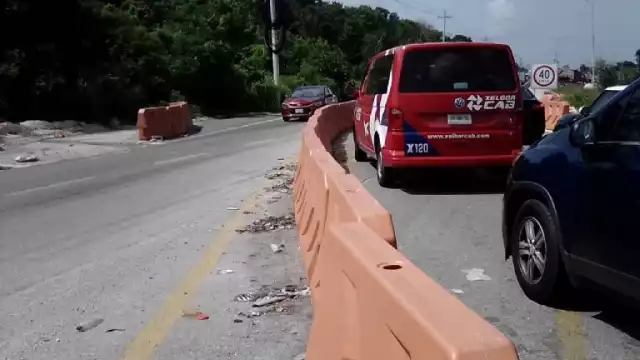 Los trabajos de Fonatur en la Carretera Cancún-Playa del Carmen alentaban la circulación vehicular, lo que enojó a ciudadanos