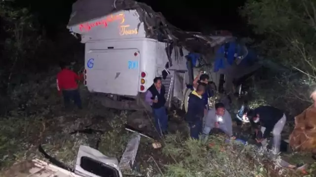Según reportes preliminares hay tres muertos y más de 30 heridos tras el accidente ocurrido en Tuxtepec