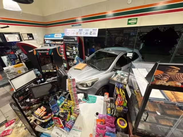 No se reportaron lesionados, aunque los daños oscilan arriba de los 200 mil pesos