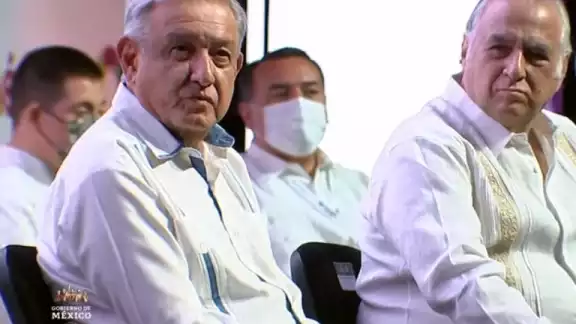 El presidente de México llegó este martes en un vuelo comercial a la ciudad de Mérida El presidente de México llegó este martes en un vuelo comercial a la ciudad de Mérida