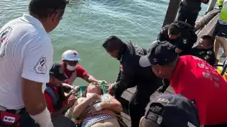 El fuerte impactó mandó a una mujer al hospital