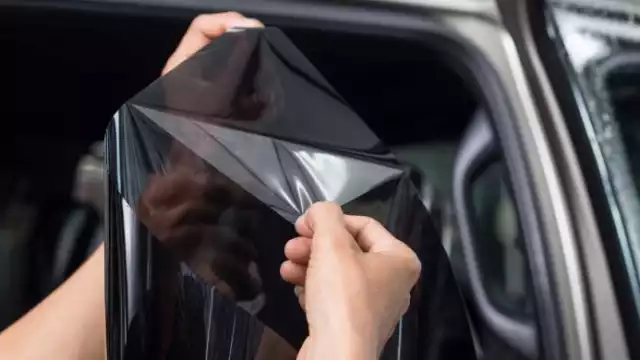 Usar el nivel de polarizado especificado permitirá un tránsito libre y sin multas