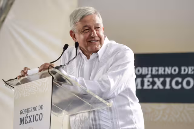 El presidente López Obrador supervisó el avance en las obras del Tramo 6 en Campeche