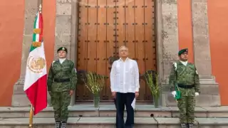 El Presidente hizo un homenaje a los fallecidos por COVID-19 desde Palacio Nacional (Presidencia)