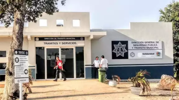 Esto por la posible comisión del delito de privación ilegal de la libertad, y tras ser señalados por la víctima de amagarla