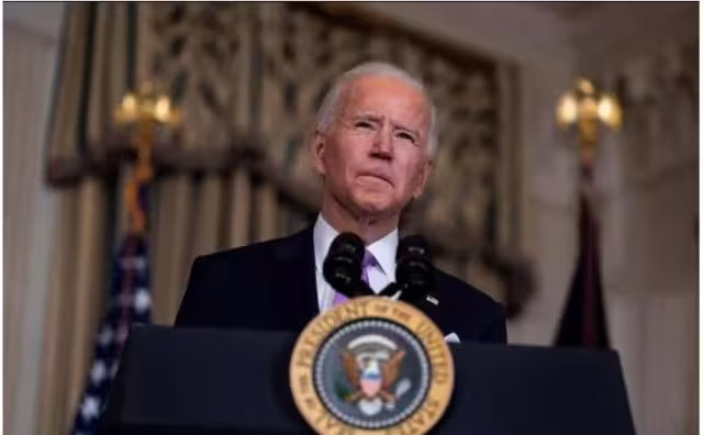 Un juez federal en Texas bloqueó este martes, temporalmente, una medida de Joe Biden
