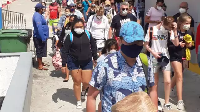 El muelle de San Miguel en Cozumel recibió el arribo de 600 turistas en esta mañana