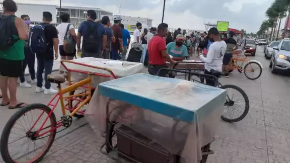 Los panaderos en triciclo aumentaron el precio del pan dos pesos más que lo dicho por panificadoras en Cozumel