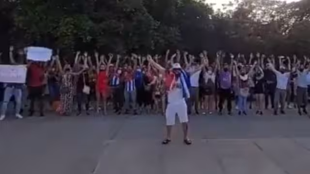 Las manifestaciones se deben al desabasto, precios altos de los víveres y los constantes apagones en medio de la crisis sanitaria por COVID-19