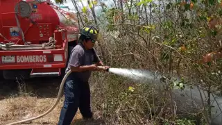 Los bomberos acuden a controlar las situaciones en Cozumel