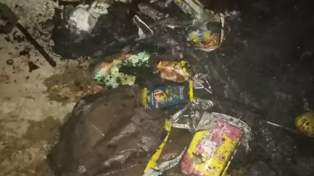 Así terminó el librero luego del incendio